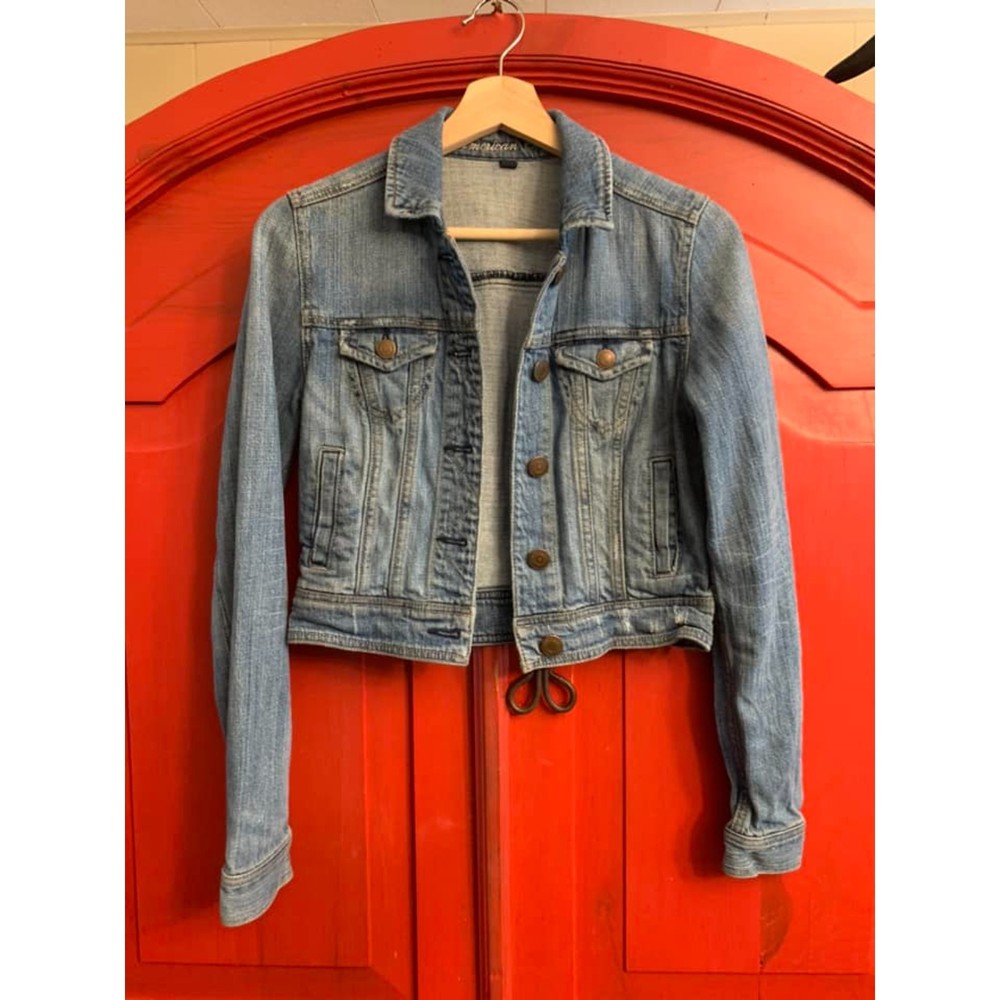 American Eagle Medium Wash Denim Jean Jacket Crop Style EUC  XS Back 2 School